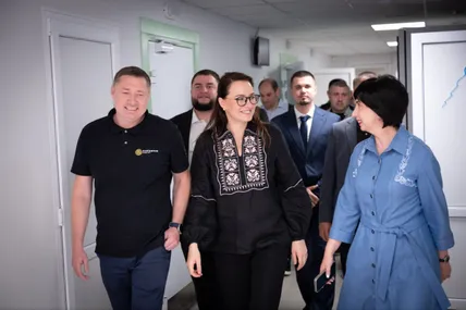Юлія Свириденко відвідала перинатальний центр у Львові: понад 17,5 тисячі народжень за час війни
