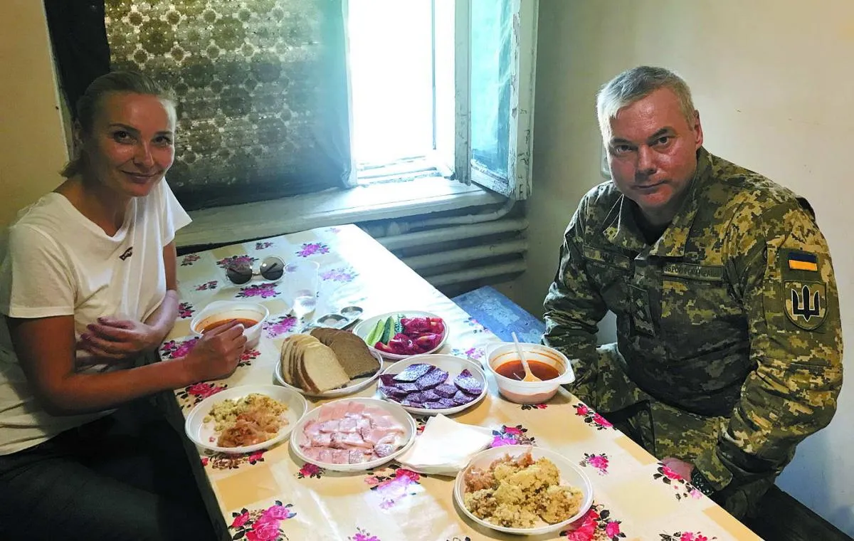 Армійський обід.