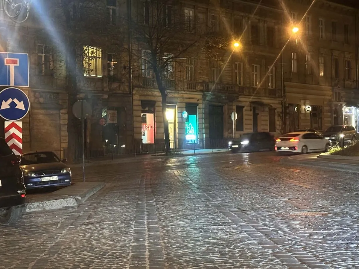 Також є такий магазин на вул. С. Бандери