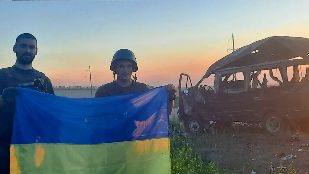 Олег Політило (ліворуч) та його побратим