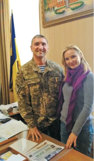 Автор скористалася нагодою сфотографуватися з легендарним генералом.