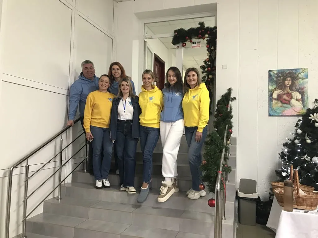 Організатори заходу і волонтери БФ "З янголом на плечі".