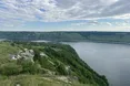 Там, де скелі бережуть молитви століть