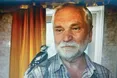 Дятел живе у квартирі й захоплюється музикою
