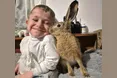 У «кришталевого» хлопчика Стасика особливі друзі - зайчик Петрик і К°