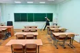 Вчителів, які не вакцинуються до листопада, відсторонять від роботи і залишать без зарплат