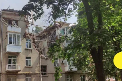 Наслідки атаки дроном у Сумах. Фото: Суспільне