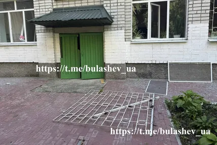 Сьогодні росіяни атакували будівлю ТЦК в Кременчуці Полтавської області за допомогою БпЛА. Джерело: Сухопутні війська