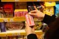 Жуколад із зофобасами в Аврорі: батончик, до якого ви не були готові