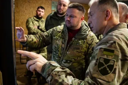Сирський: росіяни задіяли оперативний резерв під Покровськом, ЗСУ блокують штурми малими піхотними групами 