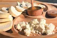 Сири Маківничуків пахнуть ялиною та карпатськими травами
