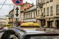 Служби таксі «тримають» тарифи, але робочих автівок поменшало